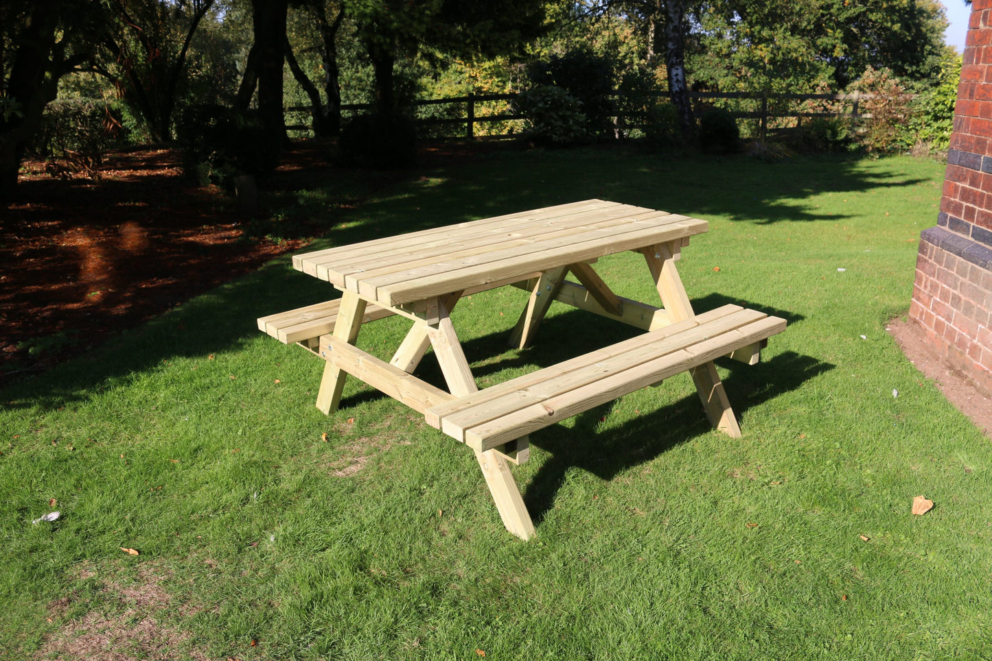 Deluxe Picnic table